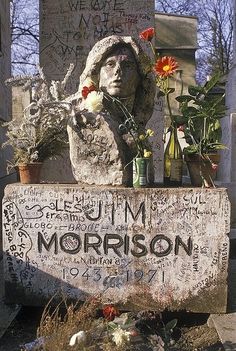 jimMorrisonTomb